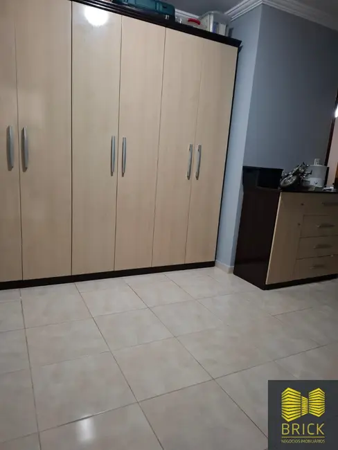 Casa com 4 quartos à venda, 195m2 em Jardim Santa Rita de Cássia, Campinas - SP - imagem 9 Foto 9 de Casa com 4 quartos à venda, 195m2 em Jardim Santa Rita de Cássia, Campinas - SP