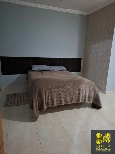 Casa com 4 quartos à venda, 195m2 em Jardim Santa Rita de Cássia, Campinas - SP - imagem 8 Foto 8 de Casa com 4 quartos à venda, 195m2 em Jardim Santa Rita de Cássia, Campinas - SP