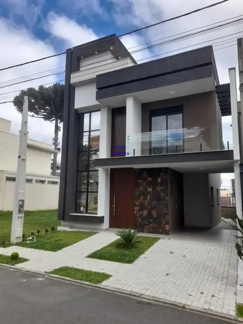 Casa com 4 quartos à venda, 207m2 em Umbará, Curitiba - PR - imagem 1 Foto 1 de Casa com 4 quartos à venda, 207m2 em Umbará, Curitiba - PR
