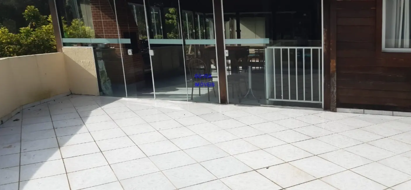 Chácara com 4 quartos à venda, 450m2 em Campo Largo da Roseira, Sao Jose Dos Pinhais - PR - imagem 8 Foto 8 de Chácara com 4 quartos à venda, 450m2 em Campo Largo da Roseira, Sao Jose Dos Pinhais - PR