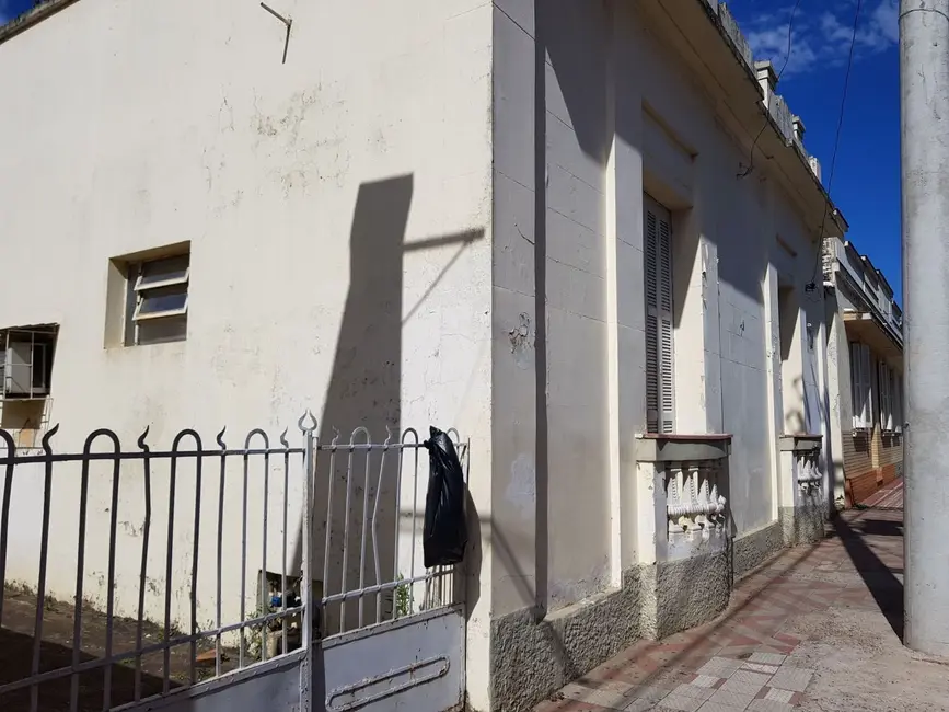 Foto 2 de Casa com 4 quartos à venda, 250m2 em Centro, Alegrete - RS