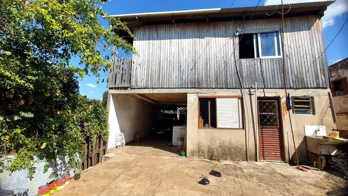 Foto 2 de Sobrado com 2 quartos à venda, 90m2 em São João, Alegrete - RS