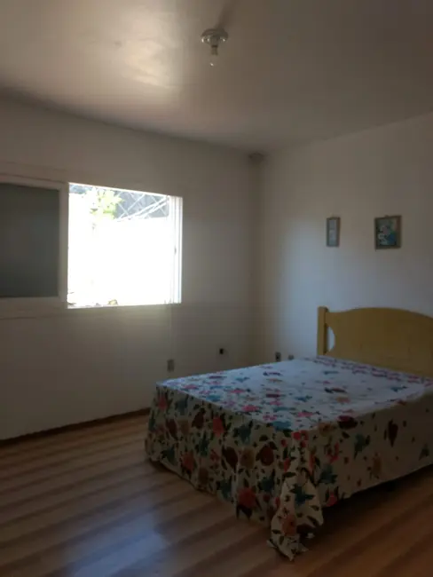 Foto 3 de Casa com 3 quartos à venda, 180m2 em Vera Cruz, Alegrete - RS