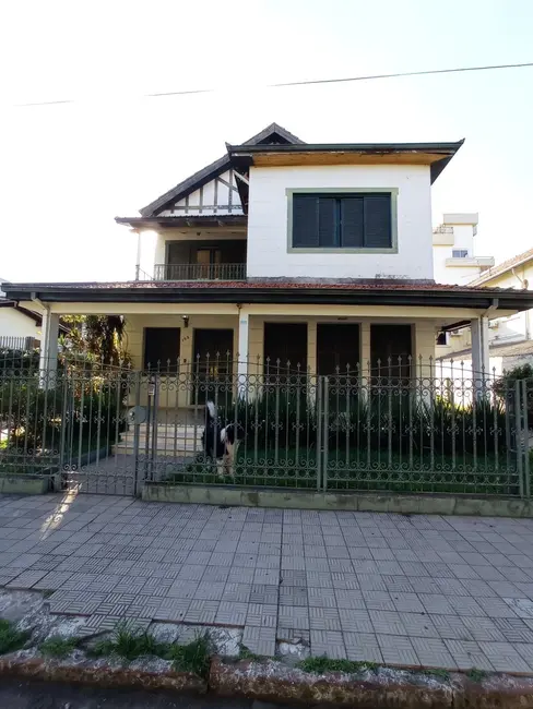 Foto 1 de Casa com 4 quartos à venda, 240m2 em Centro, Alegrete - RS