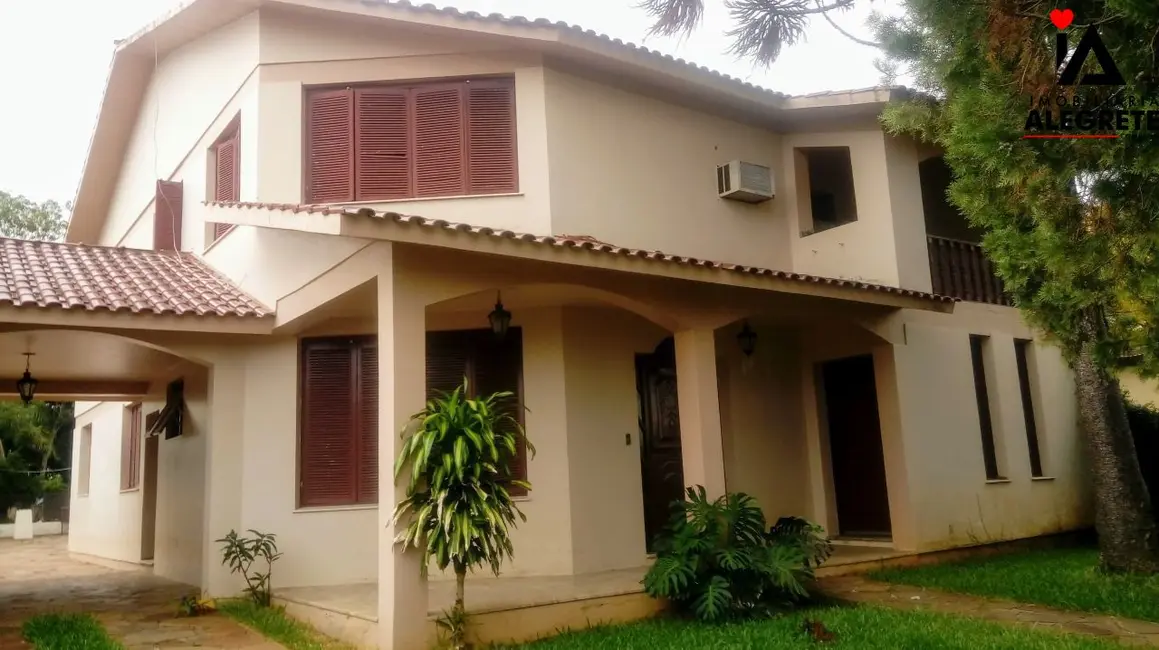 Casa com 8 quartos à venda em Cidade Alta, Alegrete - RS - imagem 1 Foto 1 de Casa com 8 quartos à venda em Cidade Alta, Alegrete - RS