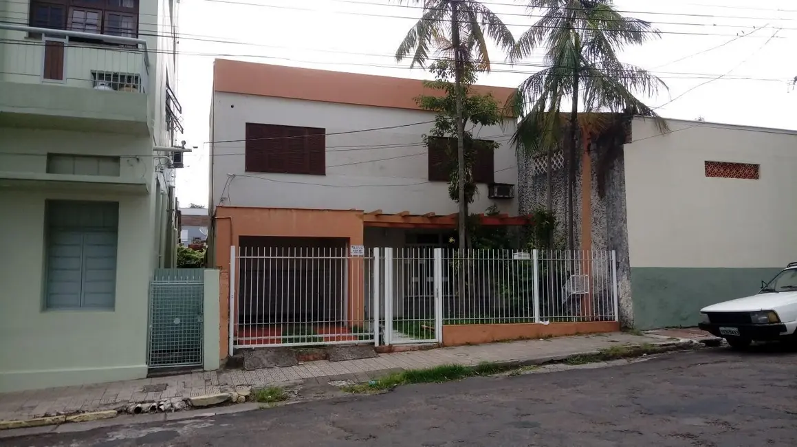 Foto 2 de Casa com 3 quartos à venda em Centro, Alegrete - RS