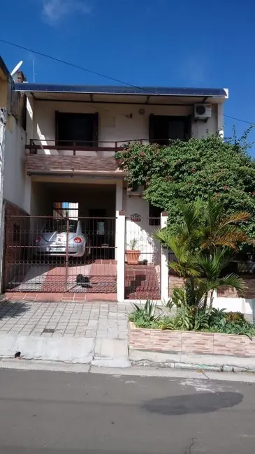 Foto 1 de Casa com 3 quartos à venda, 200m2 em Centro, Alegrete - RS