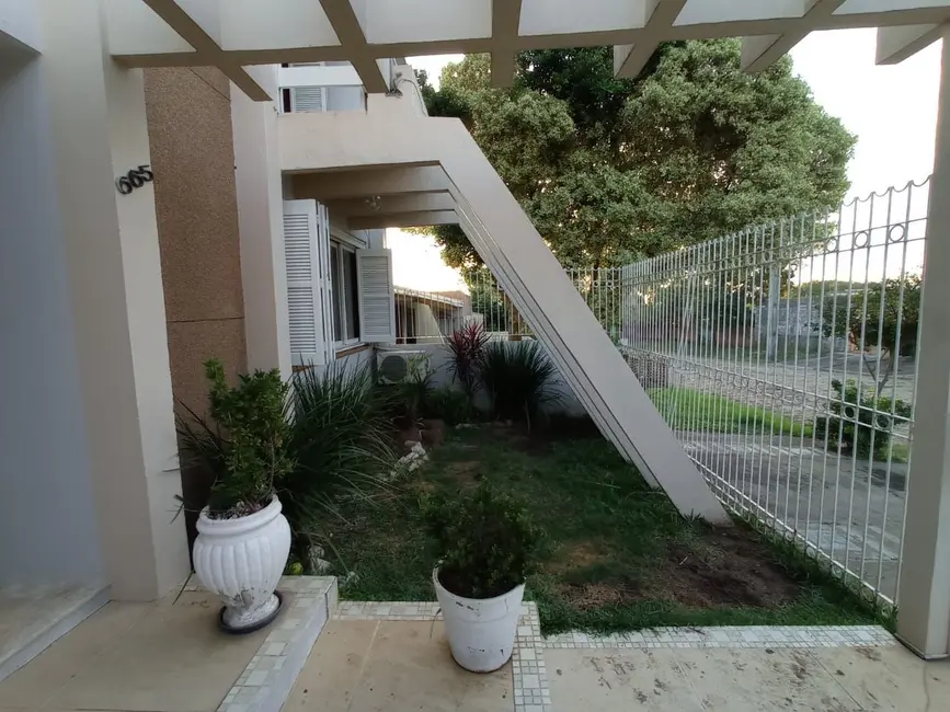 Foto 1 de Casa com 3 quartos à venda, 207m2 em Cidade Alta, Alegrete - RS