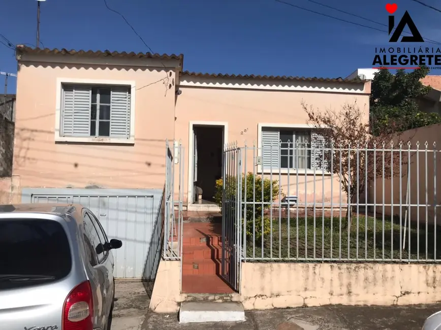 Foto 1 de Casa com 3 quartos à venda em Centro, Alegrete - RS