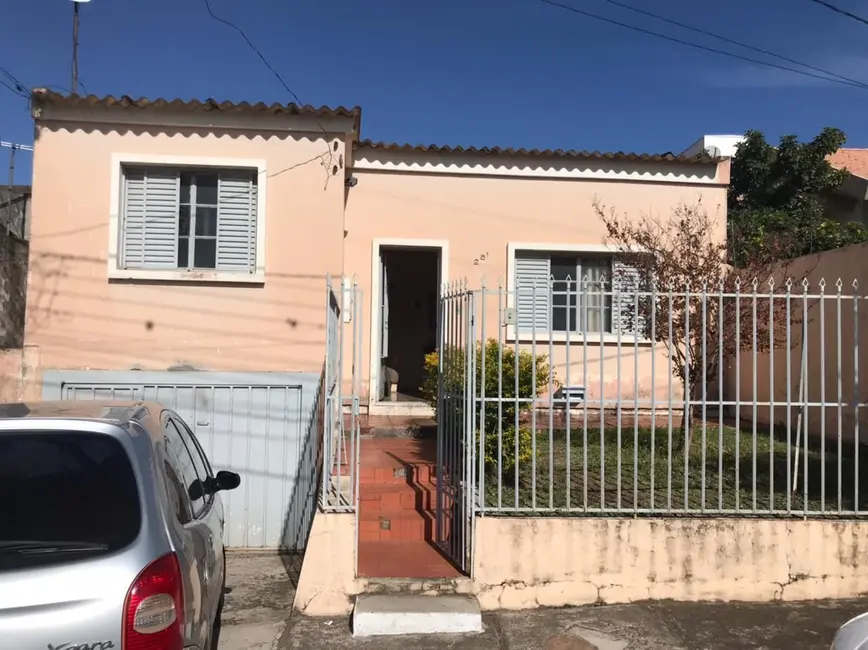 Foto 1 de Casa com 3 quartos à venda em Centro, Alegrete - RS