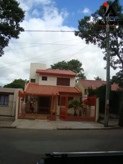 Foto 1 de Sobrado com 3 quartos à venda, 250m2 em Centro, Alegrete - RS