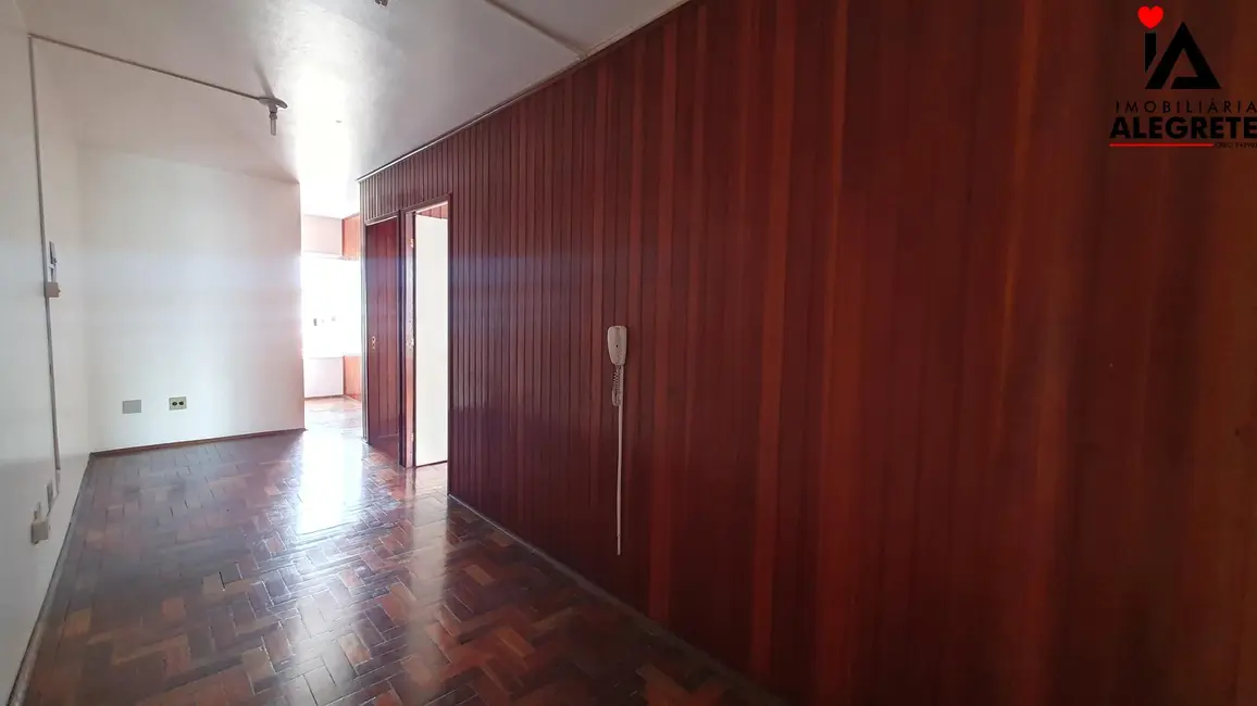 Foto 1 de Apartamento com 2 quartos à venda, 53m2 em Centro, Alegrete - RS