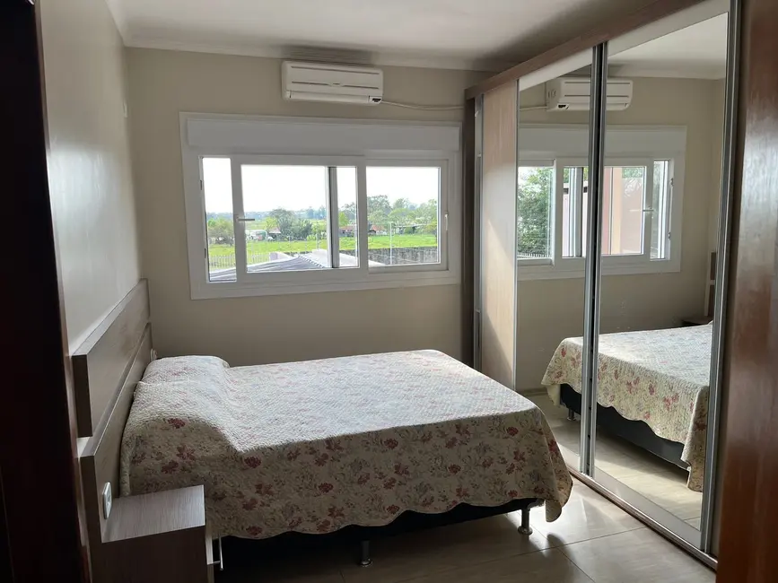 Foto 9 de Casa com 4 quartos à venda, 218m2 em Assunção, Alegrete - RS