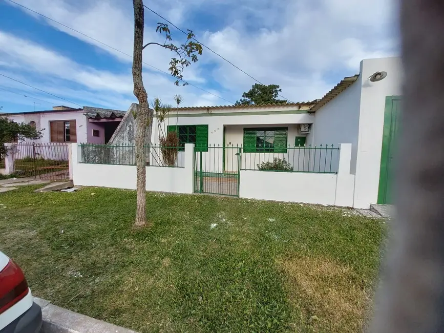 Foto 1 de Casa com 2 quartos à venda, 82m2 em Santos Dumont, Alegrete - RS