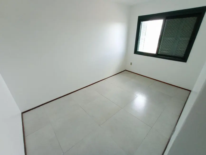 Foto 4 de Apartamento com 3 quartos para alugar em Centro, Alegrete - RS