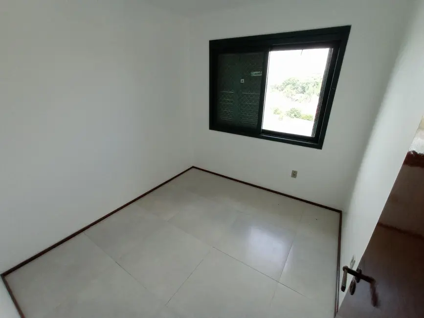 Foto 6 de Apartamento com 3 quartos para alugar em Centro, Alegrete - RS