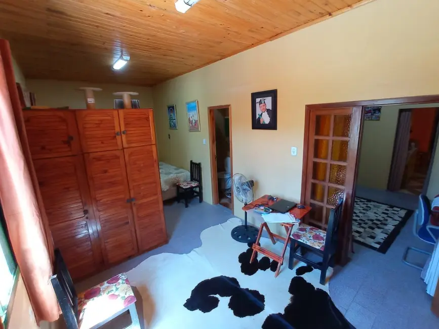 Foto 2 de Casa com 4 quartos à venda, 189m2 em Joaquim Fonseca Milano, Alegrete - RS