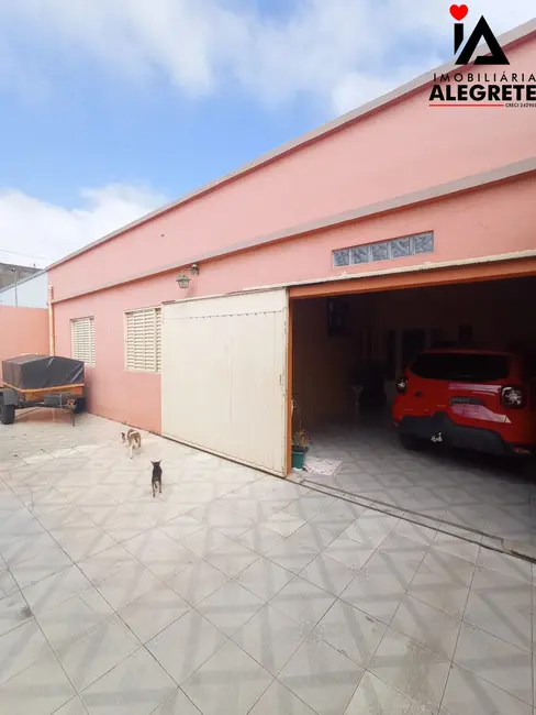 Foto 1 de Casa com 4 quartos à venda, 189m2 em Joaquim Fonseca Milano, Alegrete - RS