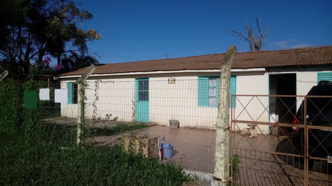 Foto 2 de Casa com 3 quartos à venda, 242m2 em Santos Dumont, Alegrete - RS