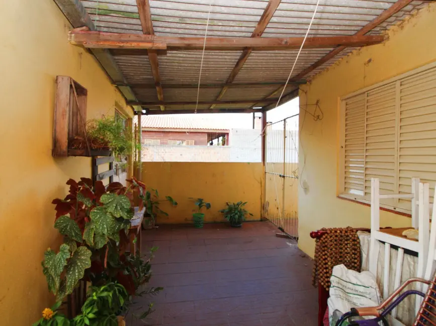 Foto 4 de Casa com 3 quartos à venda, 300m2 em Favila, Alegrete - RS