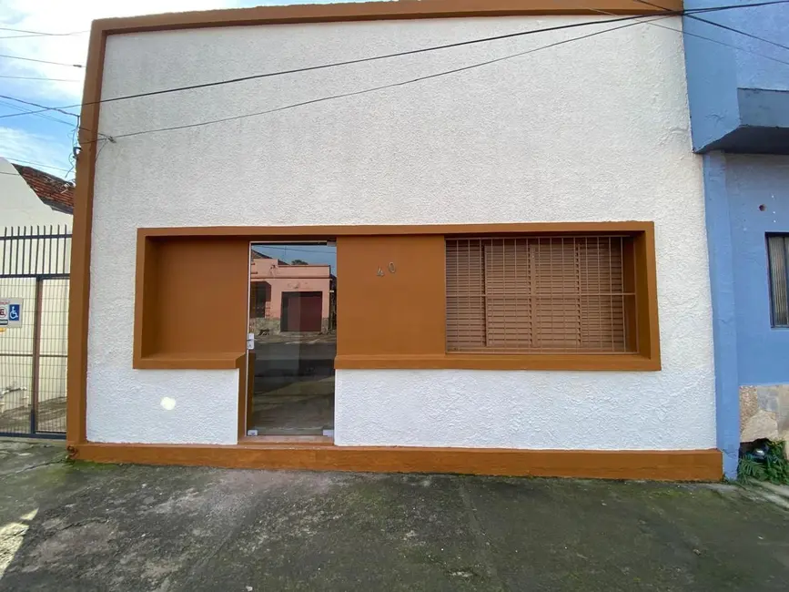 Foto 1 de Sala Comercial com 2 quartos à venda em Centro, Alegrete - RS
