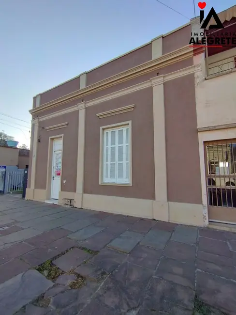 Foto 1 de Casa com 3 quartos para alugar, 115m2 em Centro, Alegrete - RS