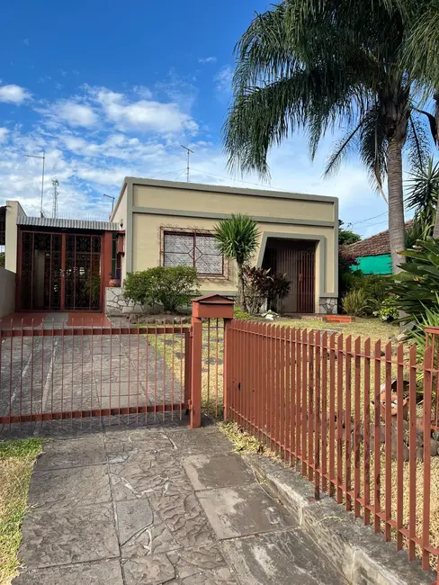 Foto 1 de Casa com 3 quartos à venda, 400m2 em Centro, Alegrete - RS