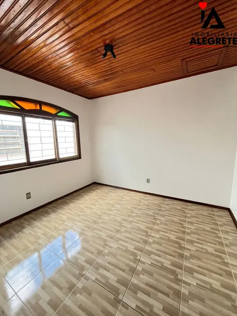 Apartamento com 3 quartos para alugar, 90m2 em Centro, Alegrete - RS - imagem 2 Foto 2 de Apartamento com 3 quartos para alugar, 90m2 em Centro, Alegrete - RS