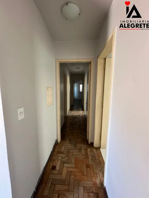 Apartamento com 3 quartos para alugar, 110m2 em Centro, Alegrete - RS - imagem 6 Foto 6 de Apartamento com 3 quartos para alugar, 110m2 em Centro, Alegrete - RS