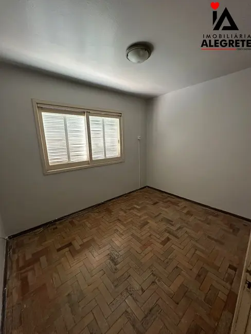 Apartamento com 3 quartos para alugar, 110m2 em Centro, Alegrete - RS - imagem 8 Foto 8 de Apartamento com 3 quartos para alugar, 110m2 em Centro, Alegrete - RS