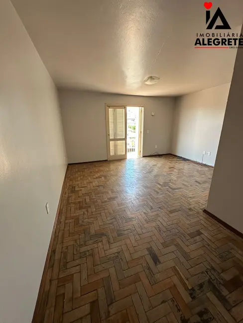Apartamento com 3 quartos para alugar, 110m2 em Centro, Alegrete - RS - imagem 5 Foto 5 de Apartamento com 3 quartos para alugar, 110m2 em Centro, Alegrete - RS