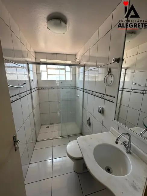 Apartamento com 3 quartos para alugar, 110m2 em Centro, Alegrete - RS - imagem 9 Foto 9 de Apartamento com 3 quartos para alugar, 110m2 em Centro, Alegrete - RS