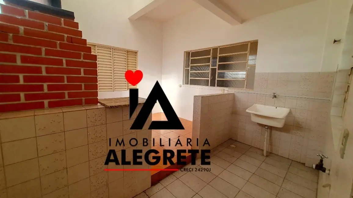 Foto 9 de Casa com 3 quartos para alugar, 49m2 em Vila Nova, Alegrete - RS