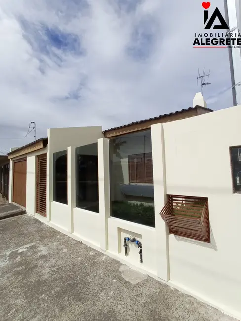 Foto 2 de Casa com 3 quartos para alugar, 170m2 em Cidade Alta, Alegrete - RS