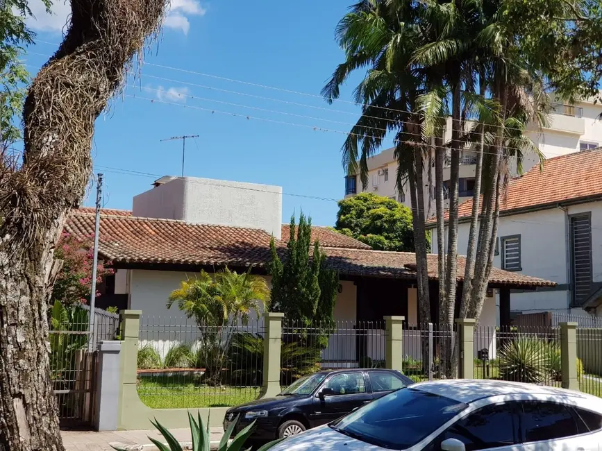 Foto 4 de Casa com 3 quartos à venda, 400m2 em Centro, Alegrete - RS