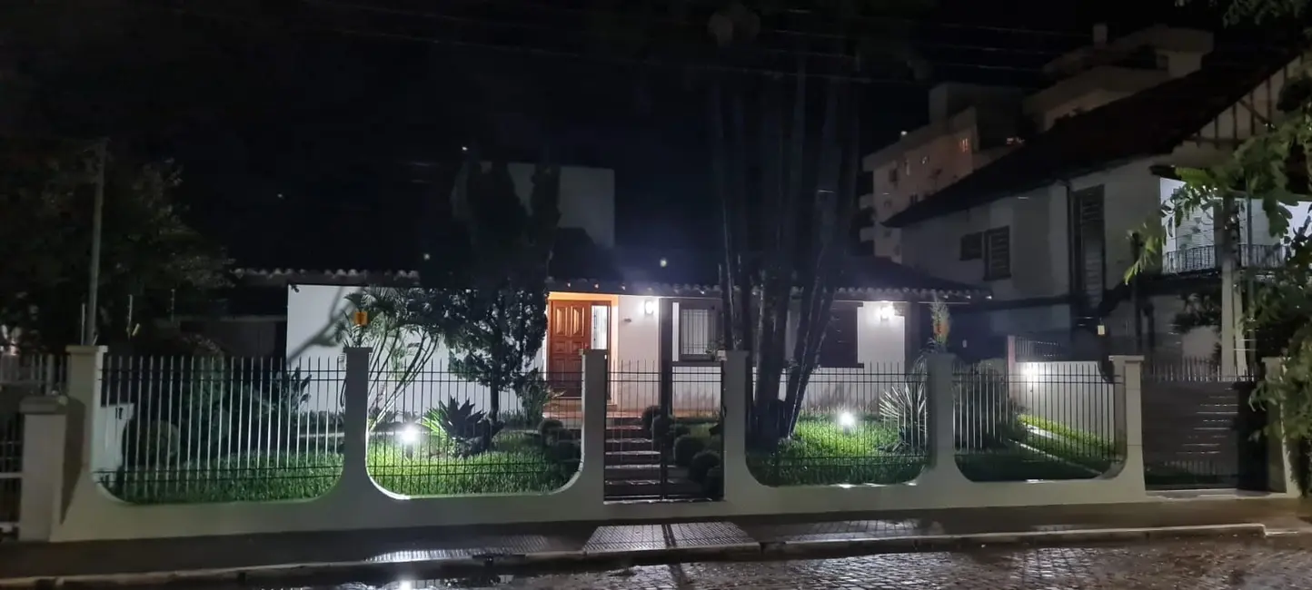 Foto 5 de Casa com 3 quartos à venda, 400m2 em Centro, Alegrete - RS