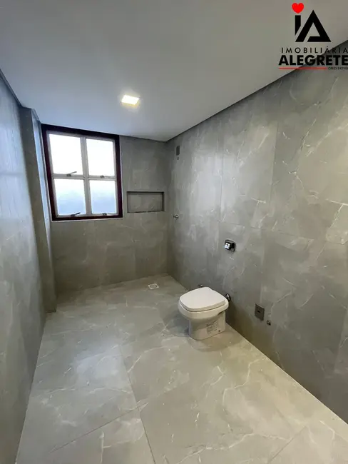 Apartamento com 4 quartos à venda, 186m2 em Centro, Alegrete - RS - imagem 7 Foto 7 de Apartamento com 4 quartos à venda, 186m2 em Centro, Alegrete - RS