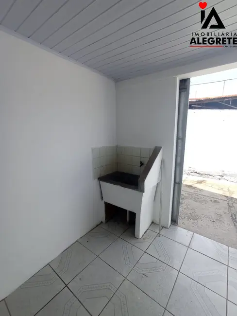 Casa com 1 quarto para alugar, 45m2 em Centro, Alegrete - RS - imagem 4 Foto 4 de Casa com 1 quarto para alugar, 45m2 em Centro, Alegrete - RS