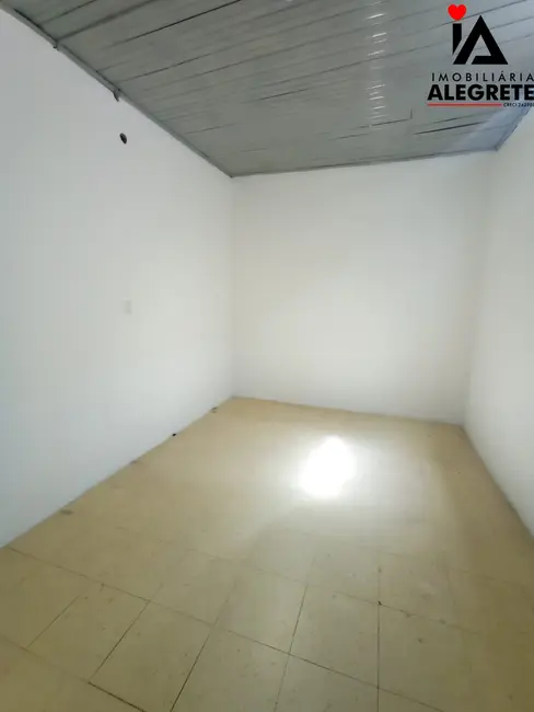 Casa com 1 quarto para alugar, 45m2 em Centro, Alegrete - RS - imagem 3 Foto 3 de Casa com 1 quarto para alugar, 45m2 em Centro, Alegrete - RS