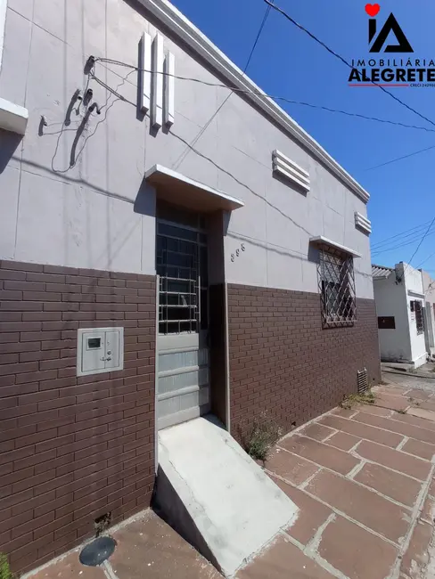 Foto 1 de Casa com 2 quartos à venda, 120m2 em Cidade Alta, Alegrete - RS