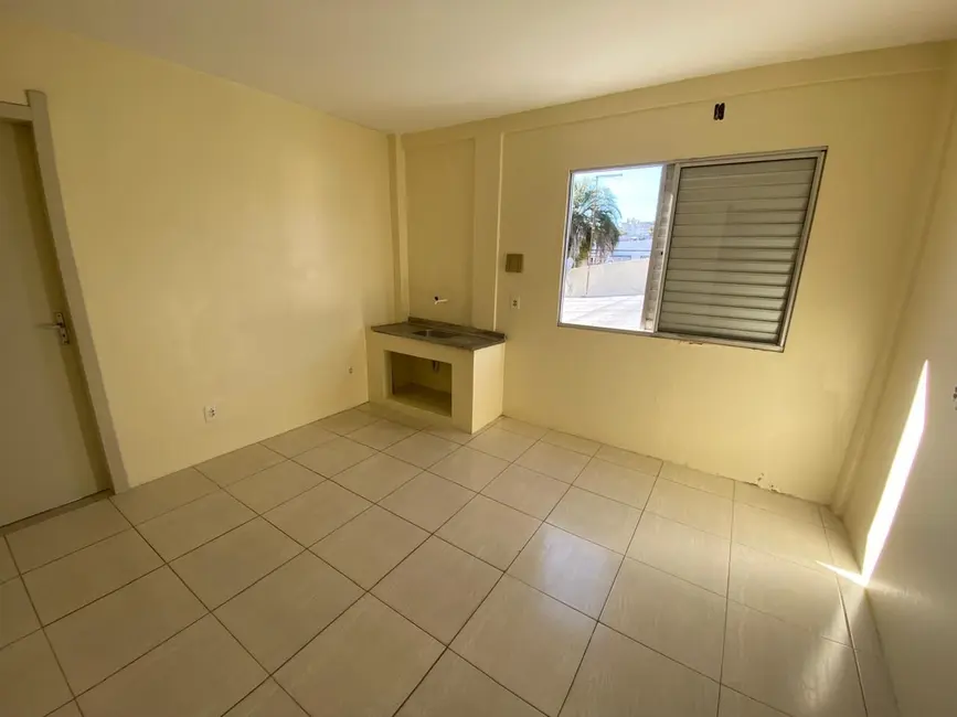 Foto 5 de Apartamento com 1 quarto para alugar, 90m2 em Centro, Alegrete - RS