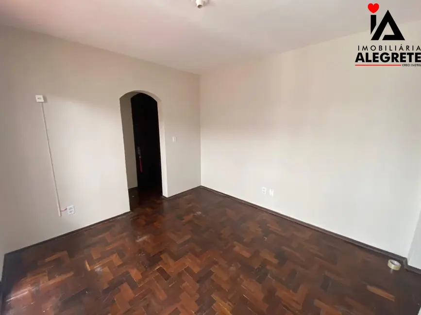 Apartamento com 2 quartos para alugar, 80m2 em Centro, Alegrete - RS - imagem 3 Foto 3 de Apartamento com 2 quartos para alugar, 80m2 em Centro, Alegrete - RS