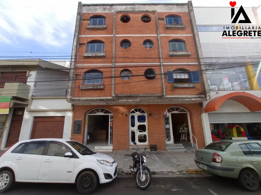 Apartamento com 2 quartos para alugar, 80m2 em Centro, Alegrete - RS - imagem 1 Foto 1 de Apartamento com 2 quartos para alugar, 80m2 em Centro, Alegrete - RS