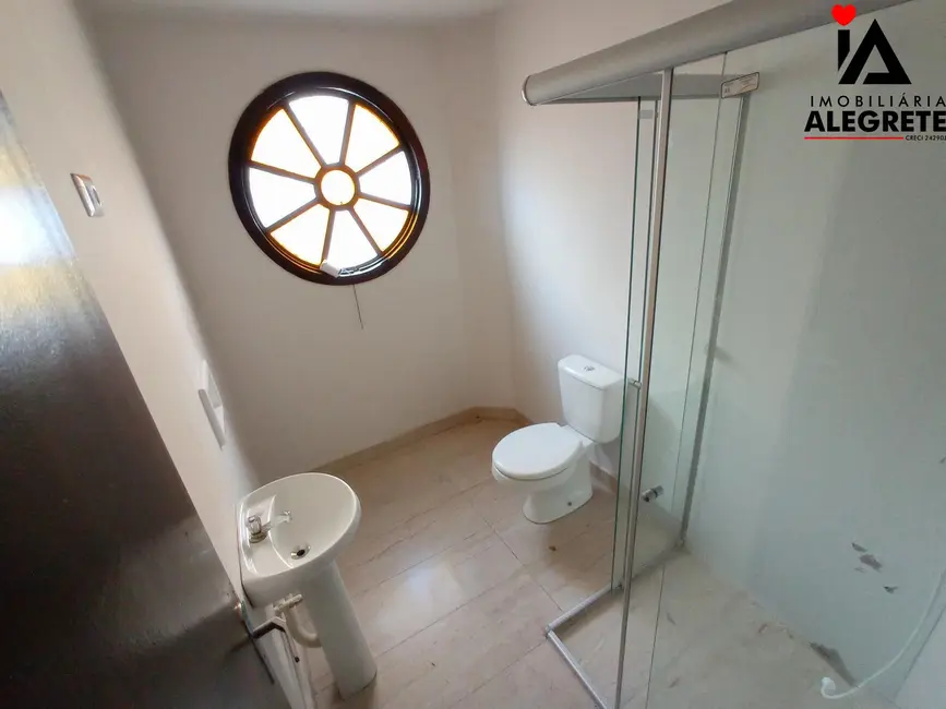 Apartamento com 2 quartos para alugar, 80m2 em Centro, Alegrete - RS - imagem 6 Foto 6 de Apartamento com 2 quartos para alugar, 80m2 em Centro, Alegrete - RS