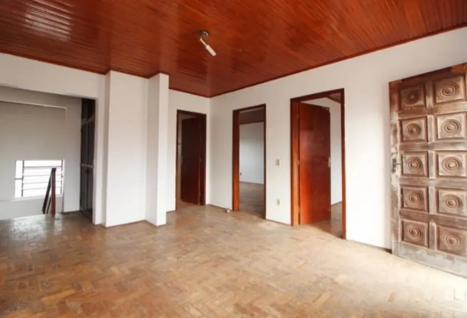 Sobrado com 6 quartos à venda, 200m2 em Cidade Alta, Alegrete - RS - imagem 5 Foto 5 de Sobrado com 6 quartos à venda, 200m2 em Cidade Alta, Alegrete - RS