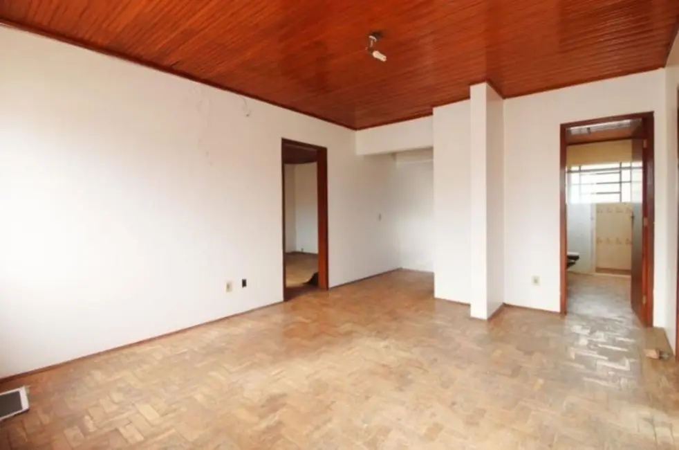 Sobrado com 6 quartos à venda, 200m2 em Cidade Alta, Alegrete - RS - imagem 4 Foto 4 de Sobrado com 6 quartos à venda, 200m2 em Cidade Alta, Alegrete - RS