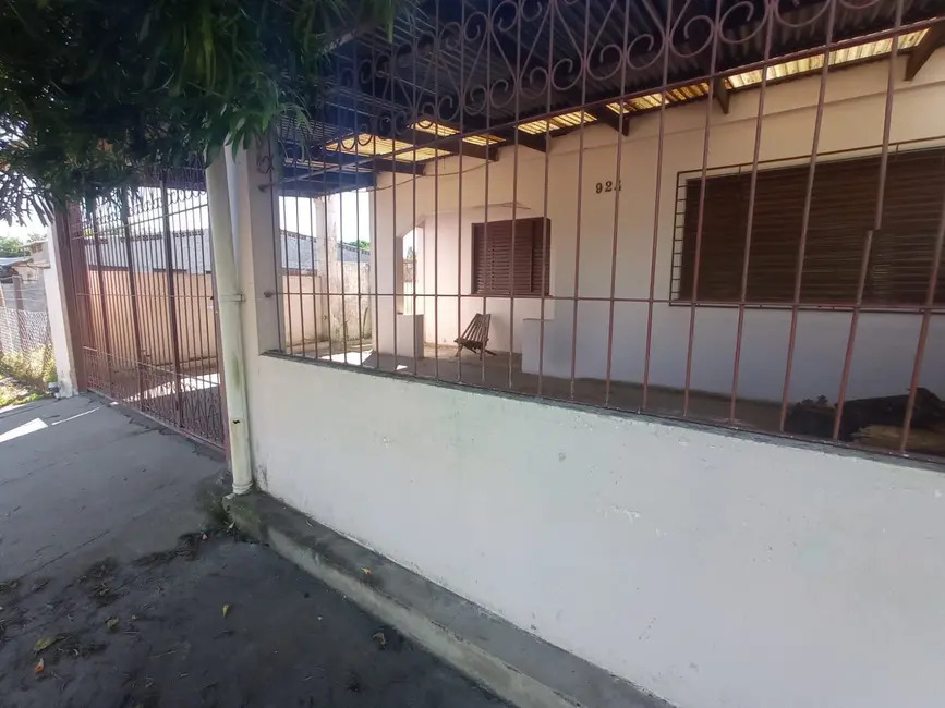 Foto 1 de Casa com 3 quartos à venda, 164m2 em Vila Nova, Alegrete - RS