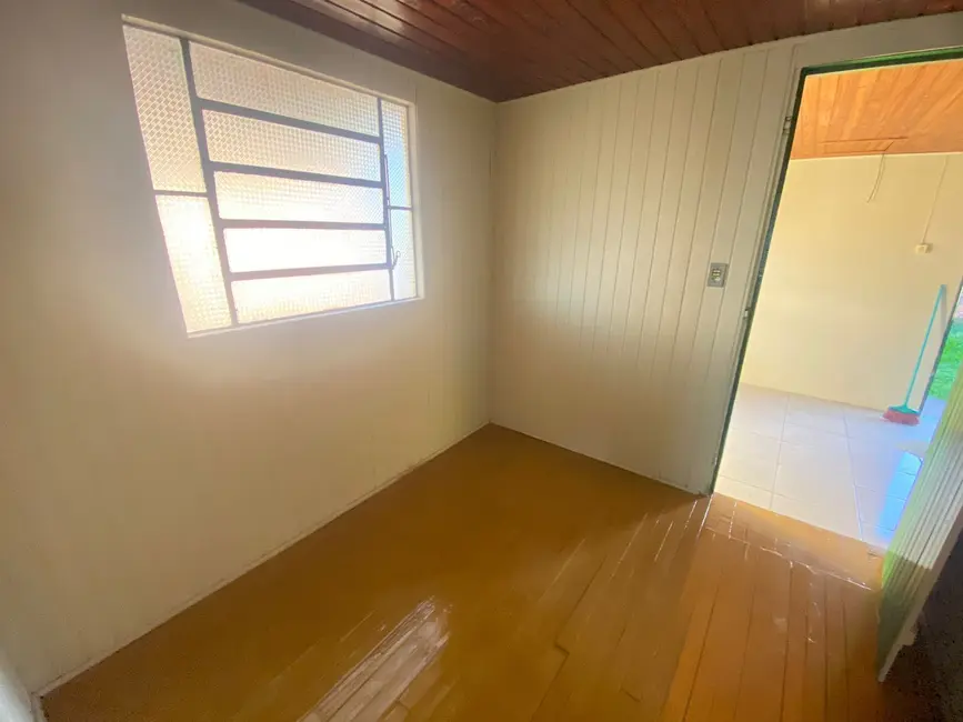 Foto 3 de Casa com 2 quartos para alugar, 280m2 em Sepé Tiaraju, Alegrete - RS
