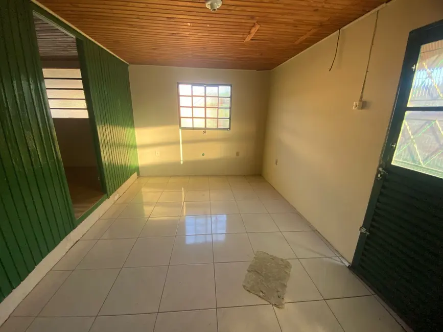 Foto 7 de Casa com 2 quartos para alugar, 280m2 em Sepé Tiaraju, Alegrete - RS