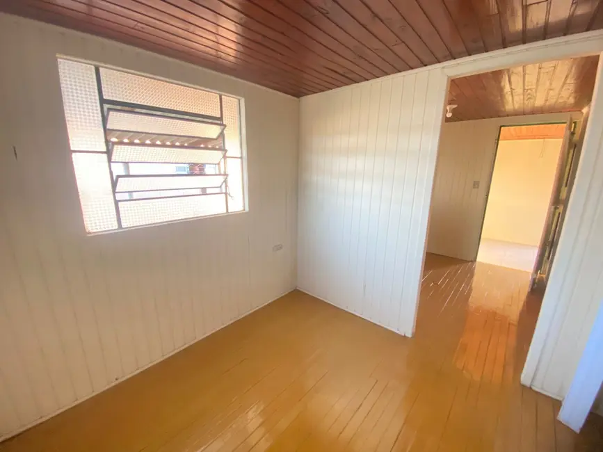 Foto 2 de Casa com 2 quartos para alugar, 280m2 em Sepé Tiaraju, Alegrete - RS